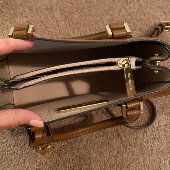 Brown MK shoulder purse - Picture 2 of 2